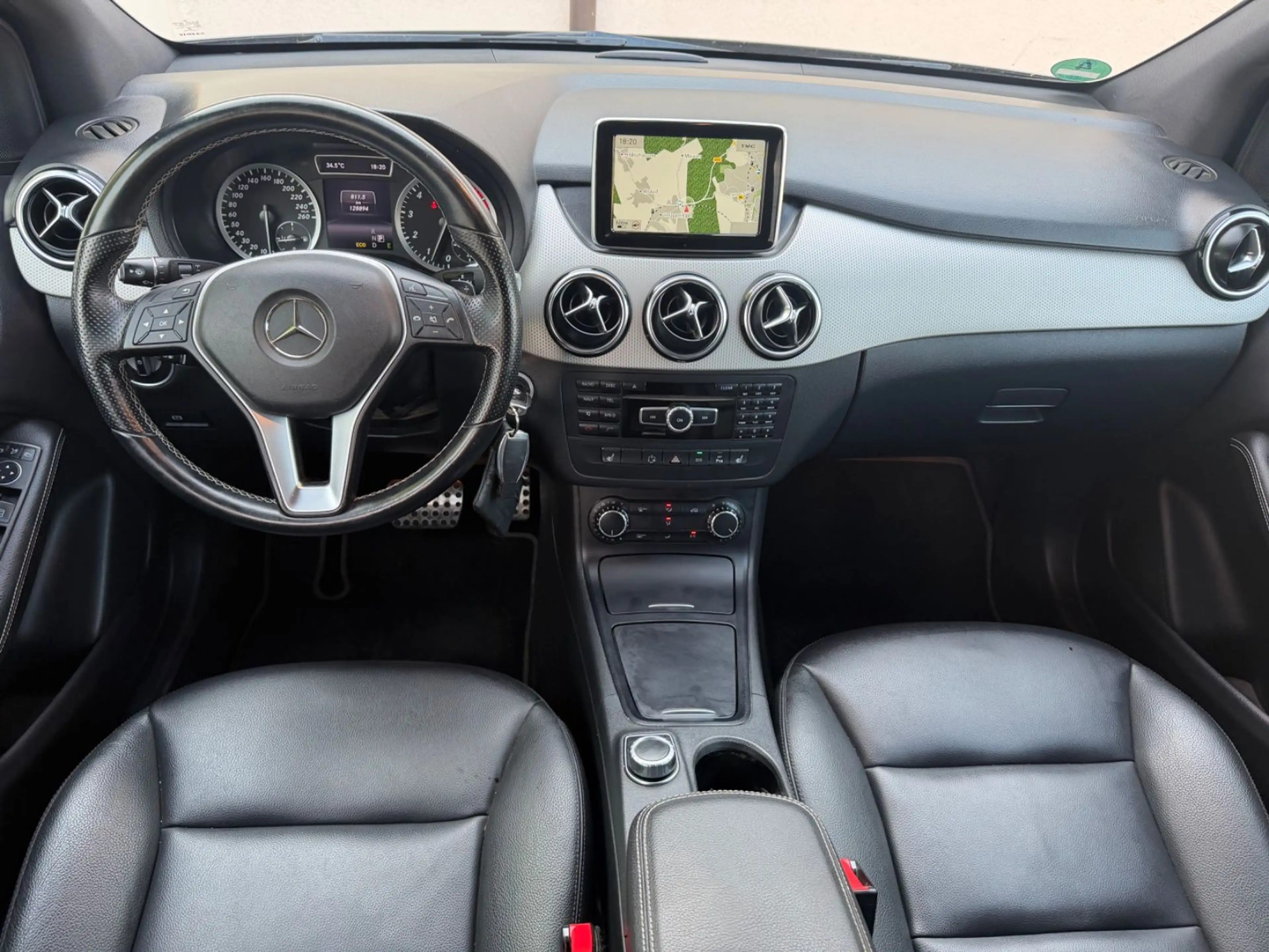 Mercedes-Benz B 220 4Matic*AUTOM*NAVI*LEDER*BI-XEN*RÜCKFAHR* — photo 13
