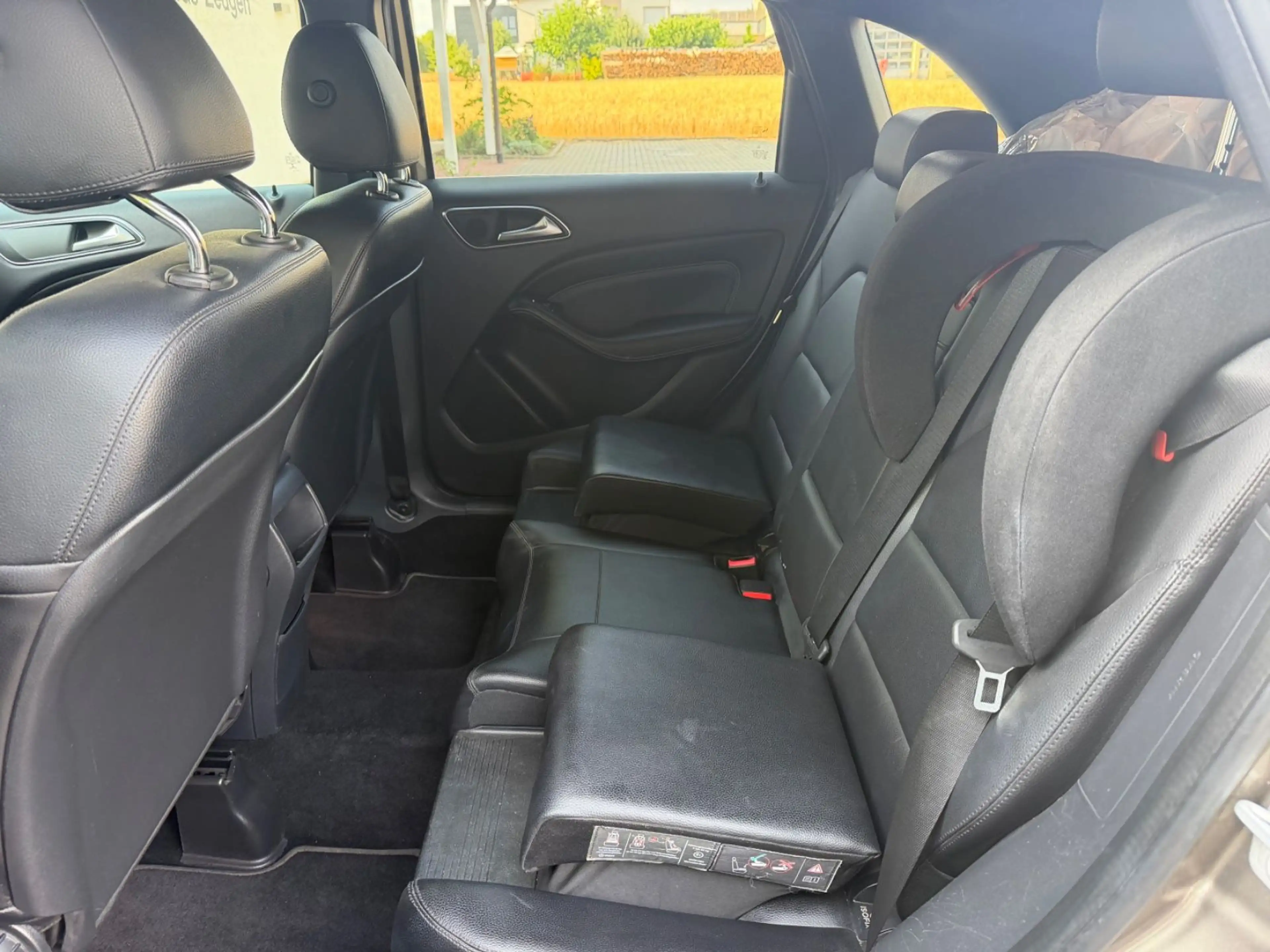 Mercedes-Benz B 220 4Matic*AUTOM*NAVI*LEDER*BI-XEN*RÜCKFAHR* — photo 12