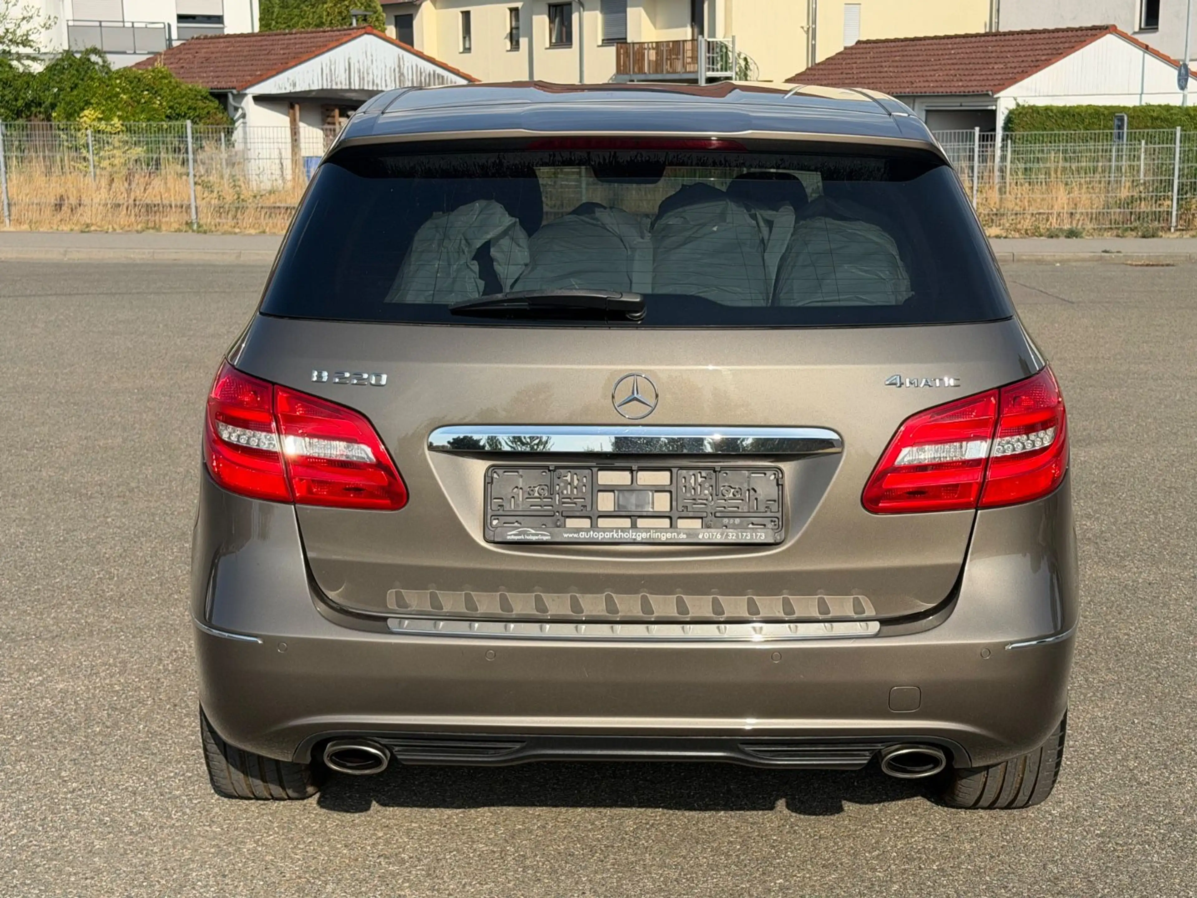 Mercedes-Benz B 220 4Matic*AUTOM*NAVI*LEDER*BI-XEN*RÜCKFAHR* — photo 6
