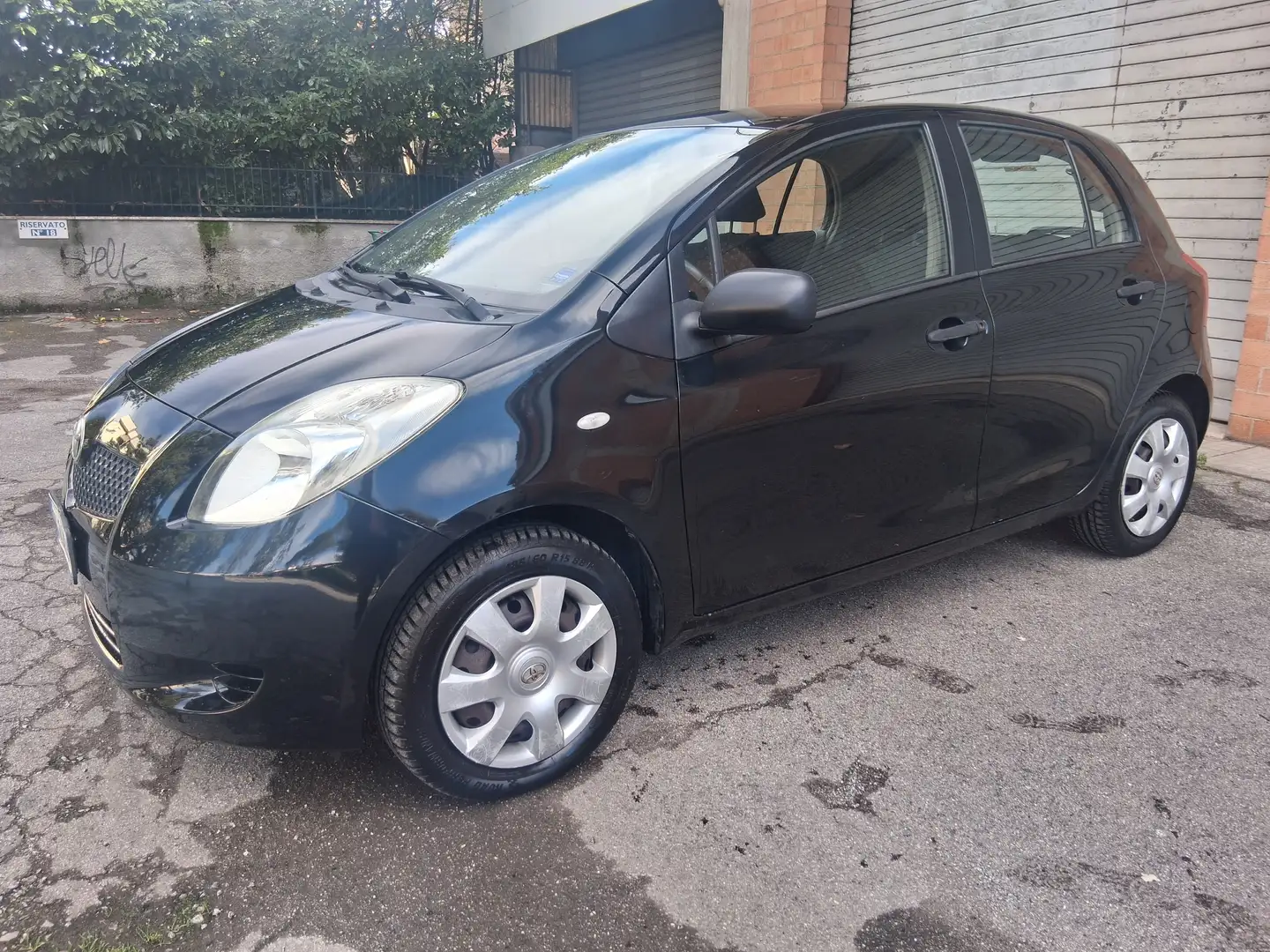 Toyota Yaris Yaris 5p 1.0 KM 74000 Negro - 1