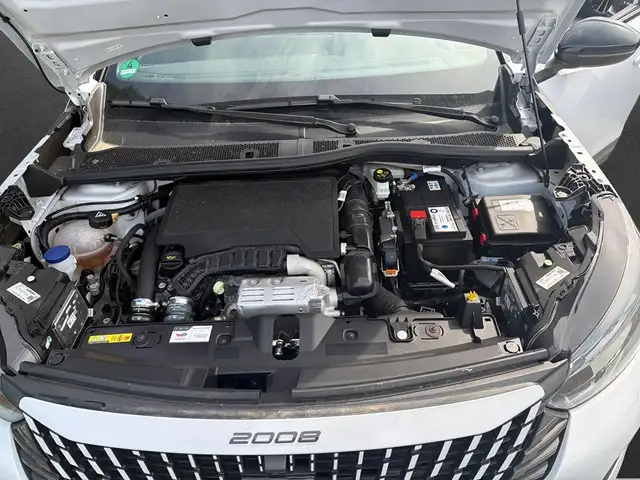 Peugeot 2008 view 8