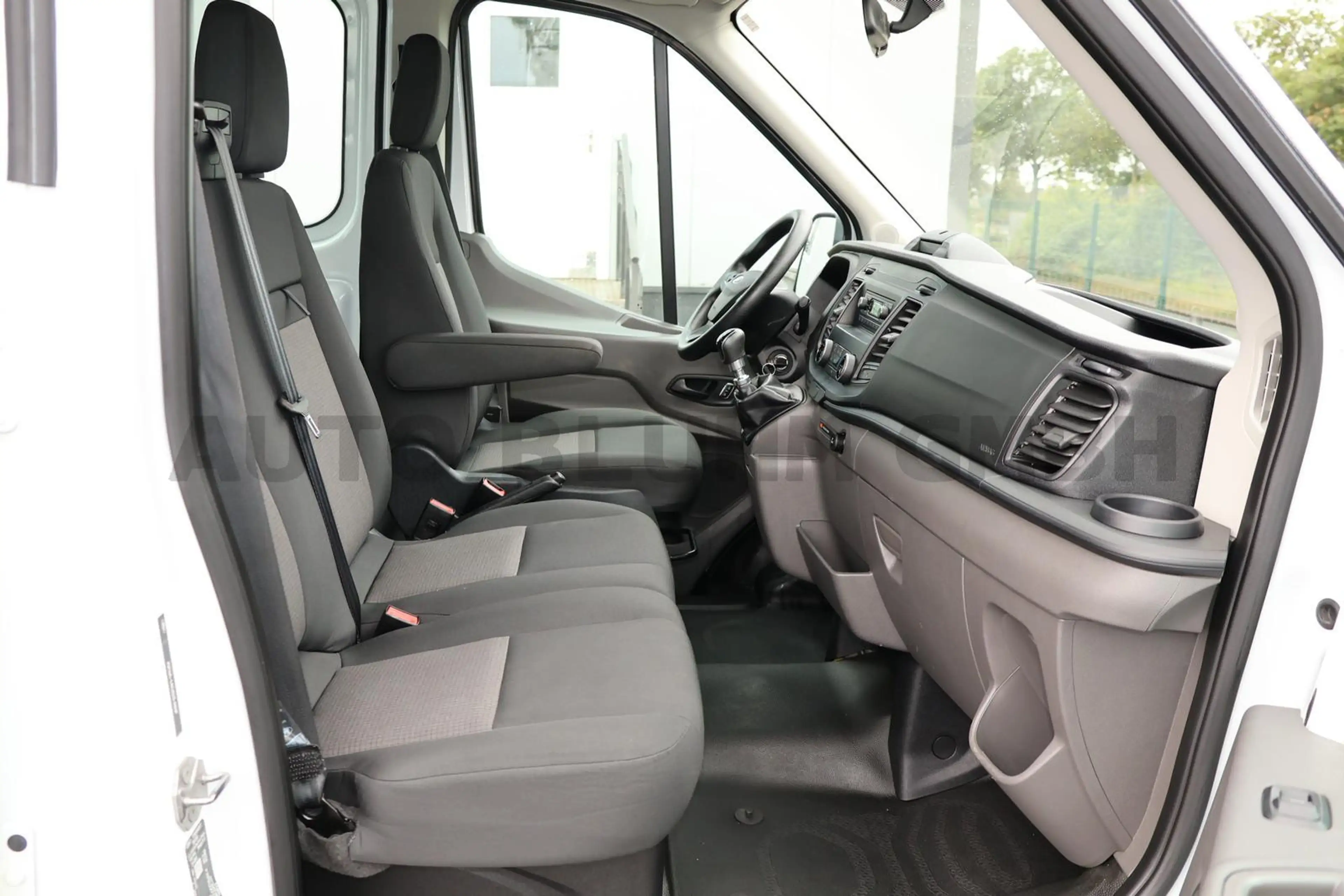 Ford Transit 350-EB Doka L2 + Klima AHK 2,24T 7-Sitze — photo 13