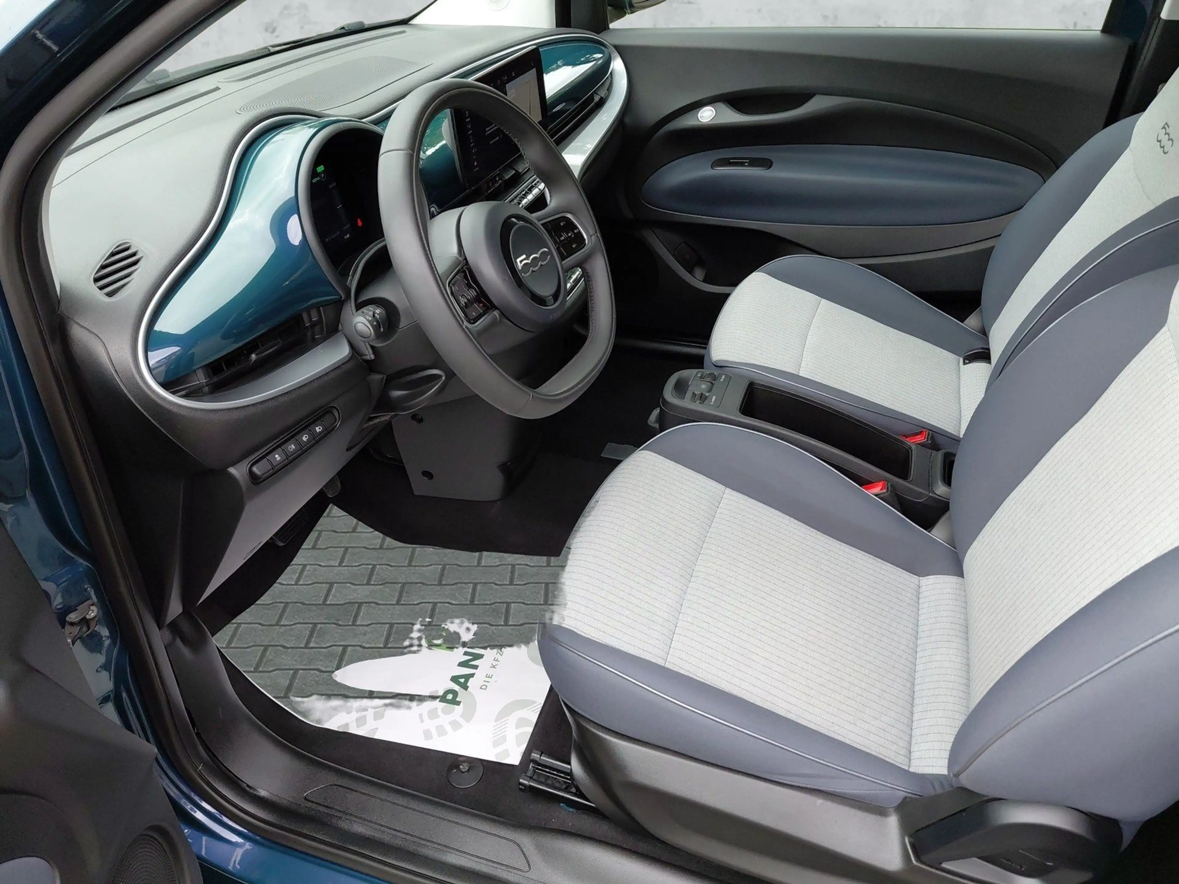 Fiat 500e Icon `NAVI`/ `RÜCKFAHRKAMERA` — photo 11