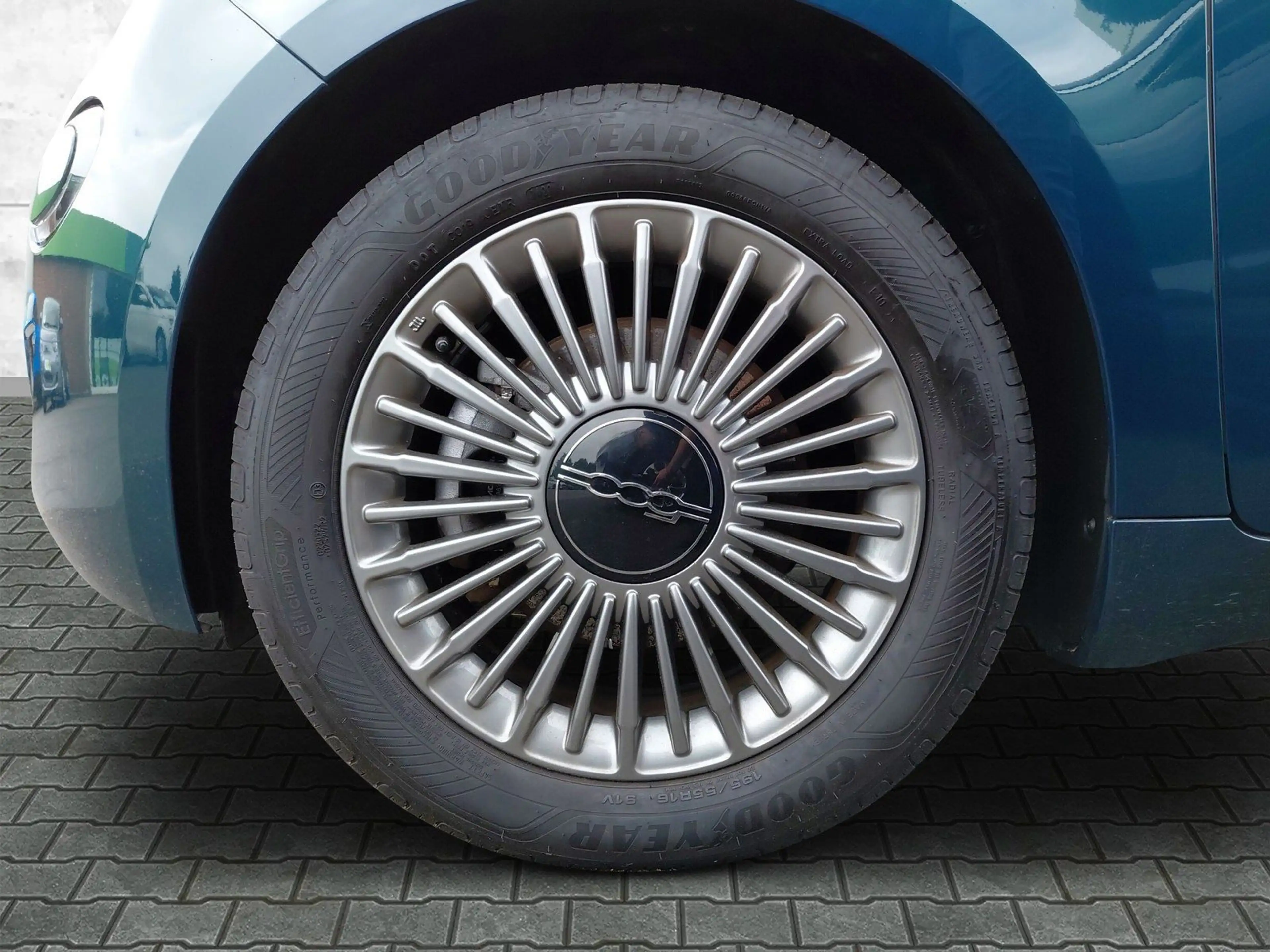 Fiat 500e Icon `NAVI`/ `RÜCKFAHRKAMERA` — photo 10