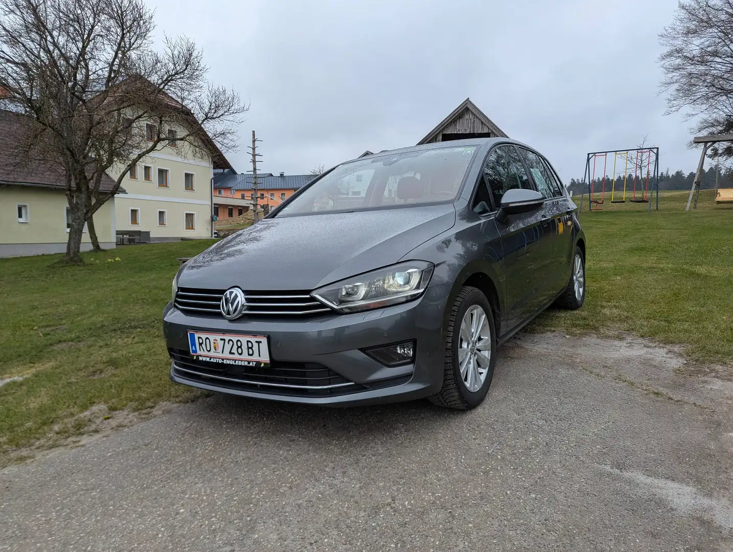 Volkswagen Golf Sportsvan 1,6 TDI DSG Sound AHK*Navi*ACC*Kurvenlicht*ACC Grau - 1