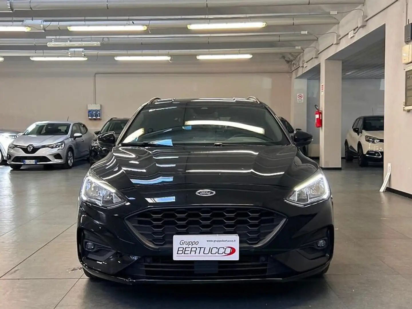 Ford Focus 1.0 EcoBoost 125 CV automatico SW ST-Line Co-Pilot Schwarz - 2