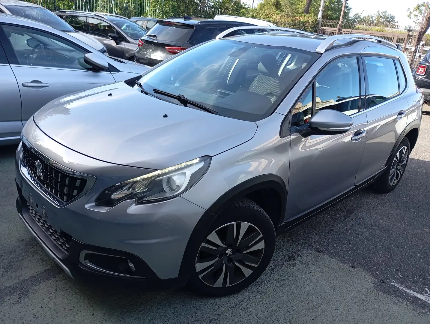 Peugeot 2008 1.2 PureTech Turbo 110CV Allure Grigio - 2