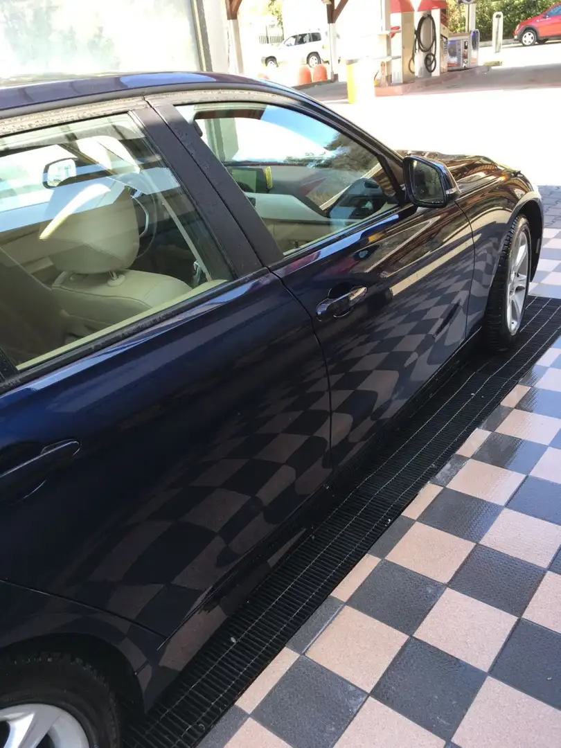 BMW 320 320d+Touring+Business+auto Modrá - 2