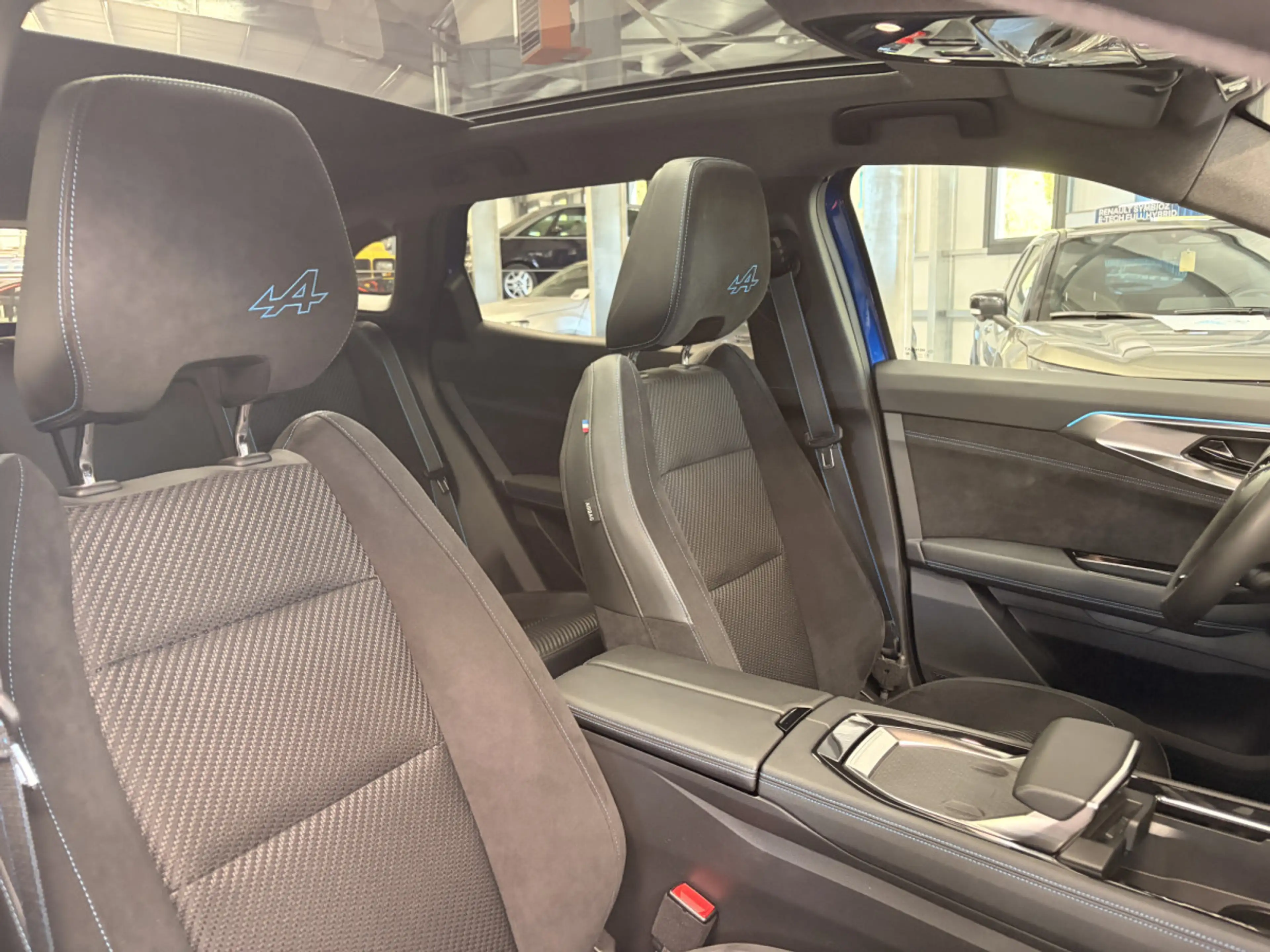 Renault Austral 1.3 TCe EDC Esprit Alpine 158HP — photo 11