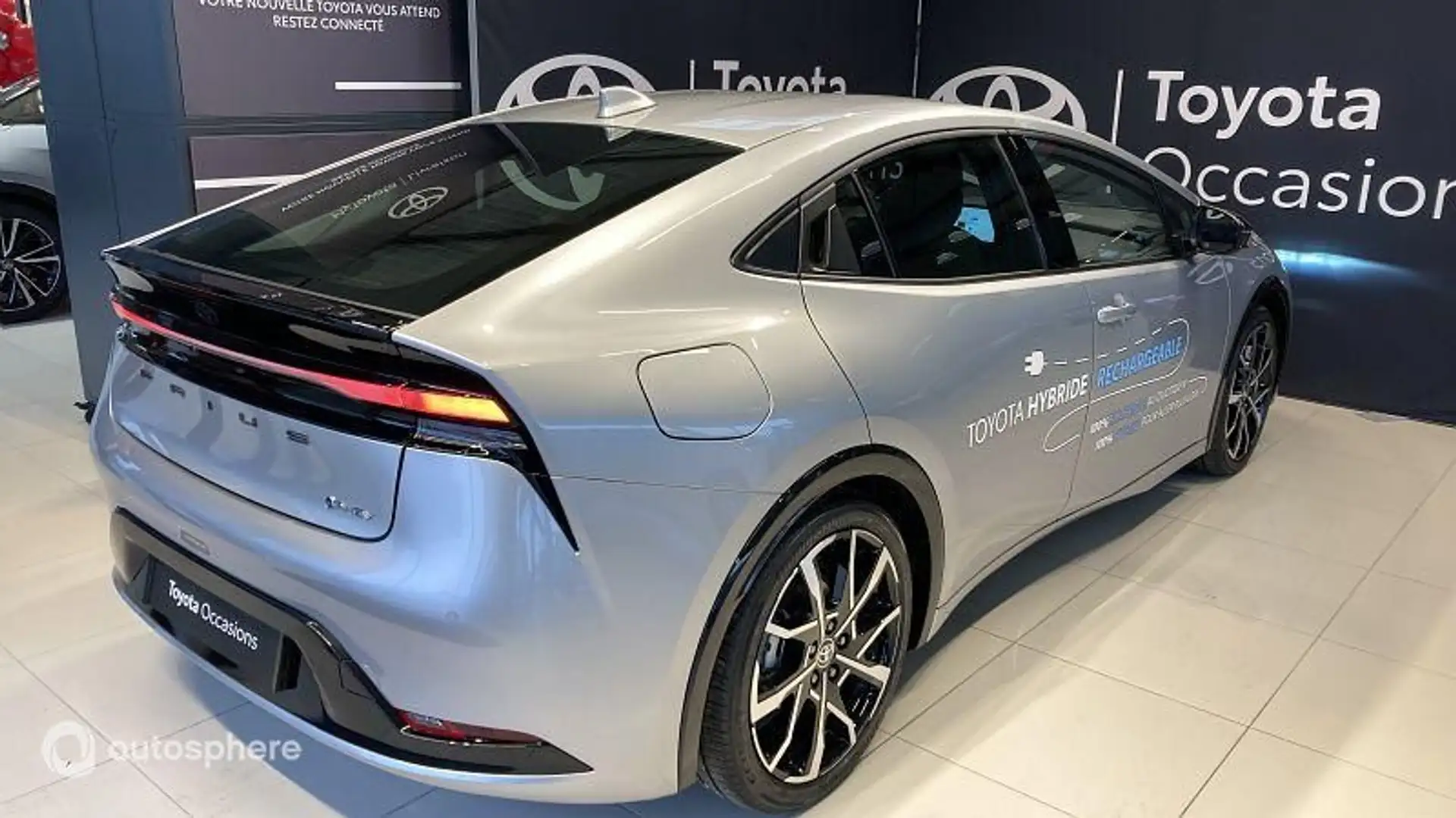 Toyota Prius+ 2.0 Hybride Rechargeable 223ch Design (sans toit p - 2