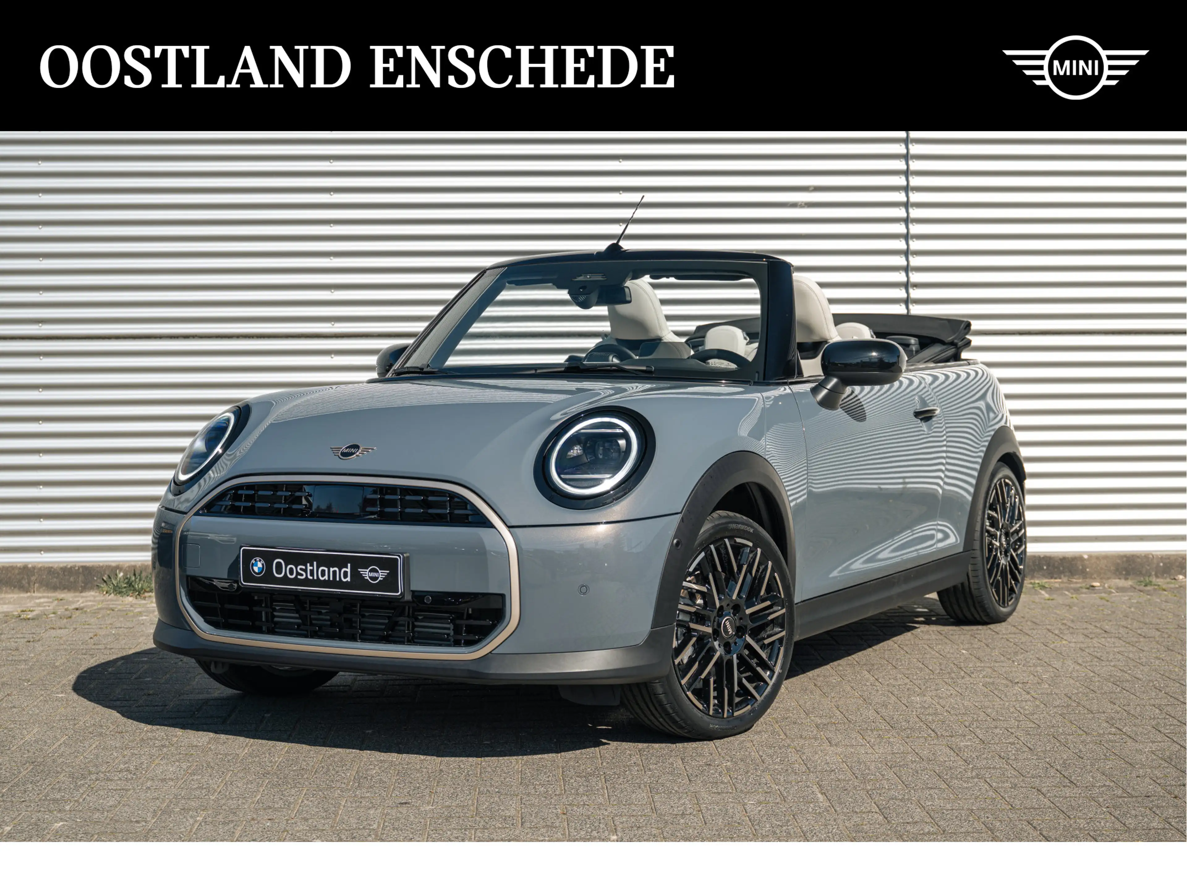 MINI Cooper C Cabrio Automaat / Favoured / Pakket S / 18" Night Flash S