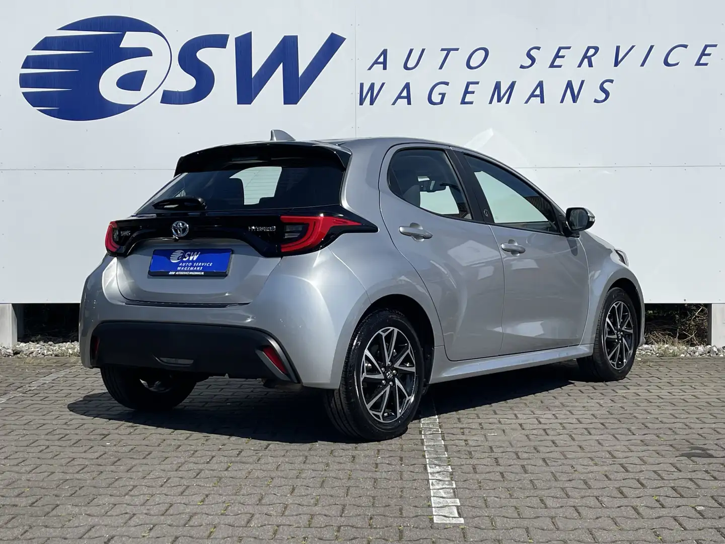 Toyota Yaris 1.5 Hybrid Team D | CarPlay | Camera | ACC | LED | Gris - 2