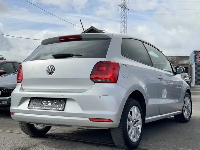 Volkswagen Polo view 4