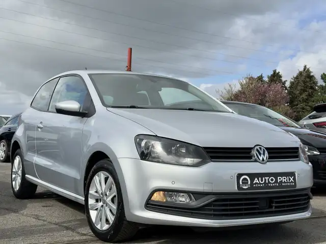Volkswagen Polo view 2
