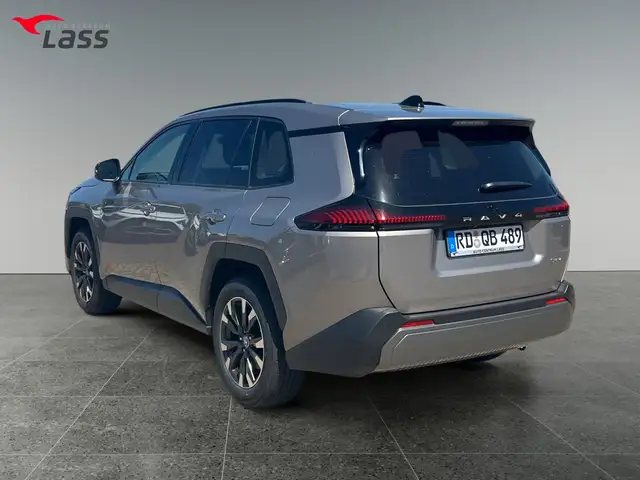 Toyota Rav4 view 4