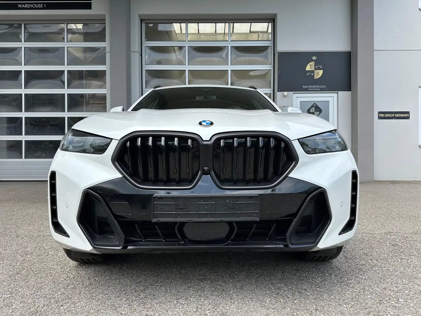 BMW X6 40 d xDrive M Sport*22 Zoll*AHK* Weiß - 2