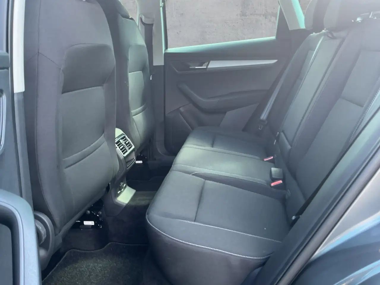 Skoda Karoq 1.5 TSI DSG AMBITION LED+NAVI+AHK+SHZ+RFK, миниатюра 16