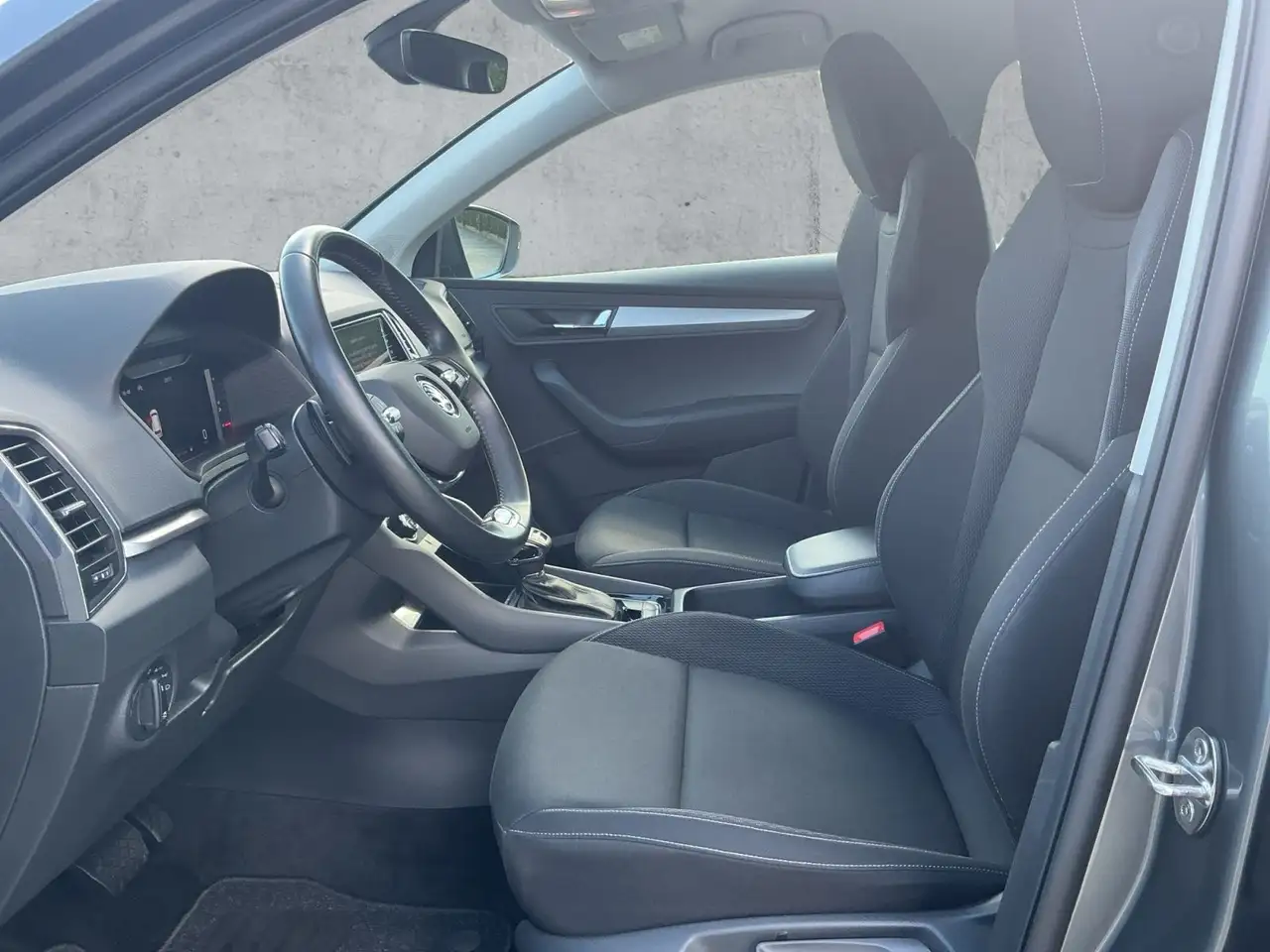 Skoda Karoq 1.5 TSI DSG AMBITION LED+NAVI+AHK+SHZ+RFK, миниатюра 12