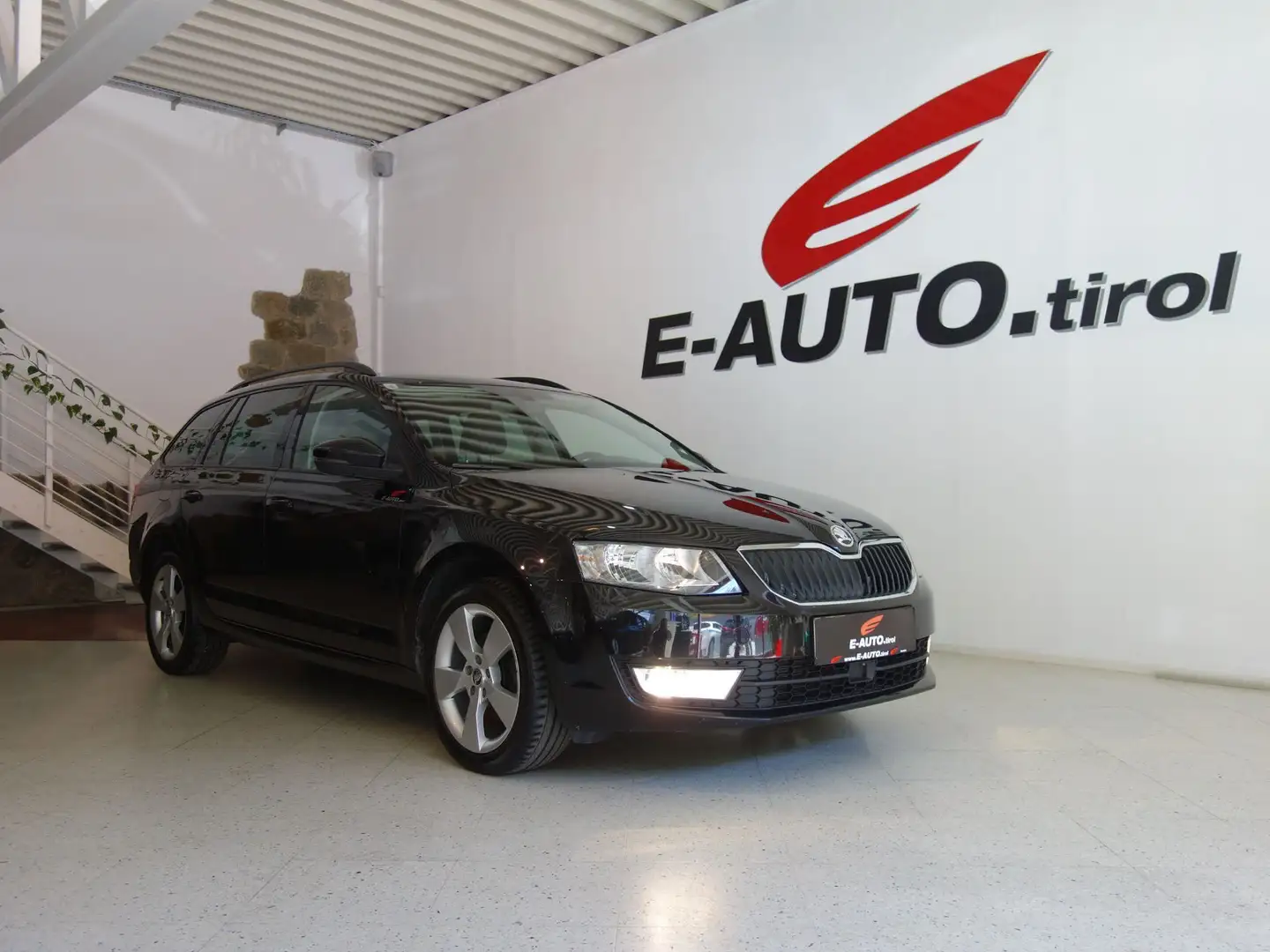 Skoda Octavia Combi TDI Style 4x4 *NEUE §57a ÜBERPRÜFUNG Schwarz - 1