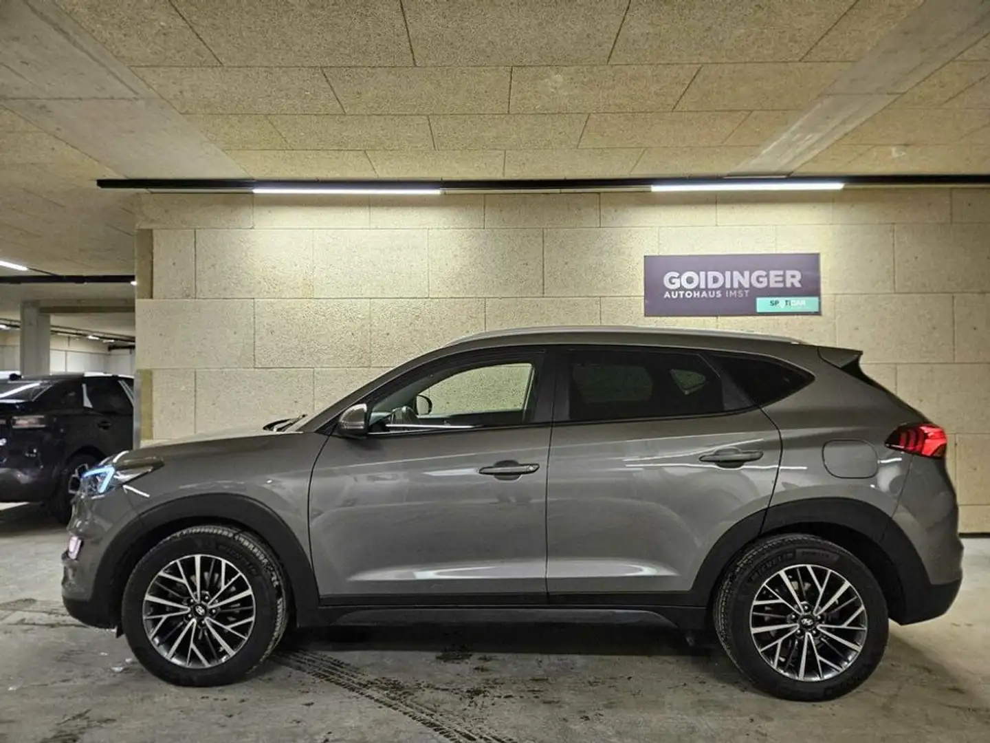 Hyundai TUCSON LEVEL 3 Plus 4WD #wenig KM Grau - 2