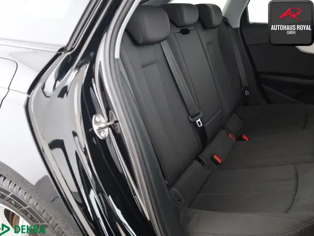 Audi A4 view 12