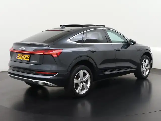 Audi e-tron view 4
