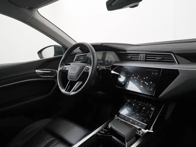 Audi e-tron view 2