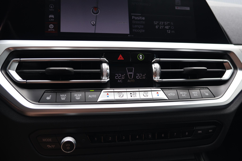 BMW 330 3-serie Touring 330e xDrive High Executive Luxury — photo 45