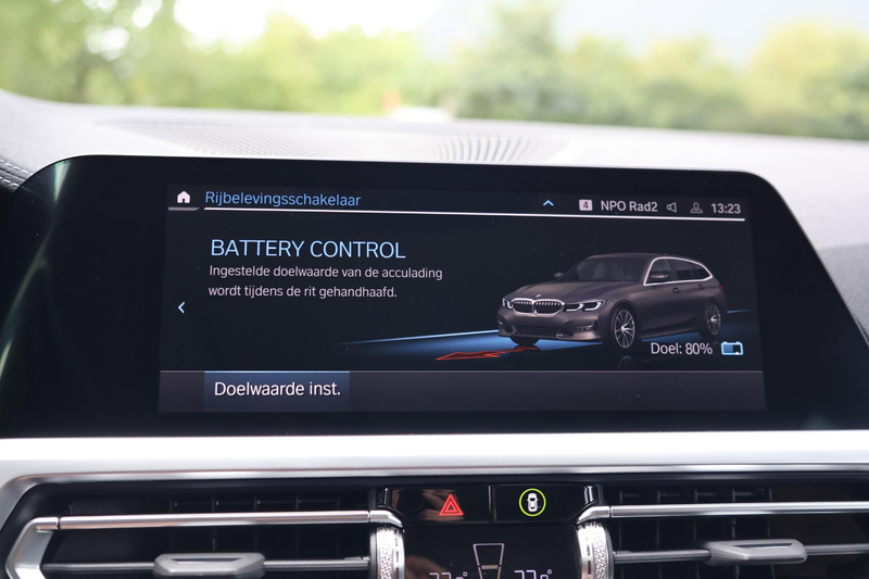 BMW 330 3-serie Touring 330e xDrive High Executive Luxury — photo 44