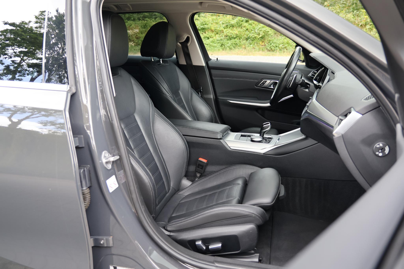BMW 330 3-serie Touring 330e xDrive High Executive Luxury — photo 17