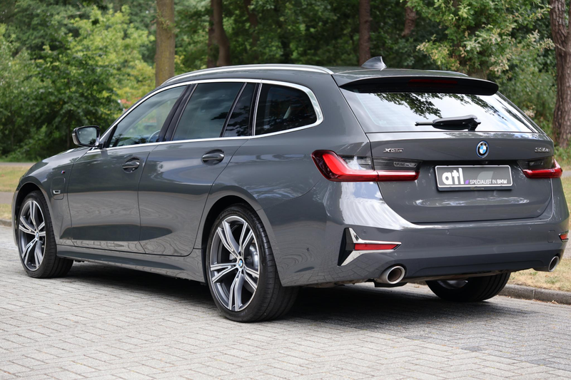 BMW 330 3-serie Touring 330e xDrive High Executive Luxury — photo 3