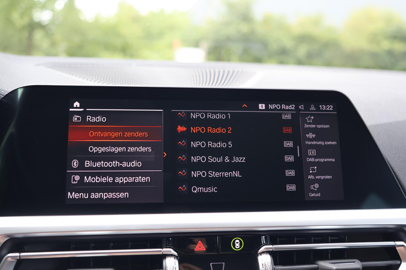 BMW 330 3-serie Touring 330e xDrive High Executive Luxury — photo 35