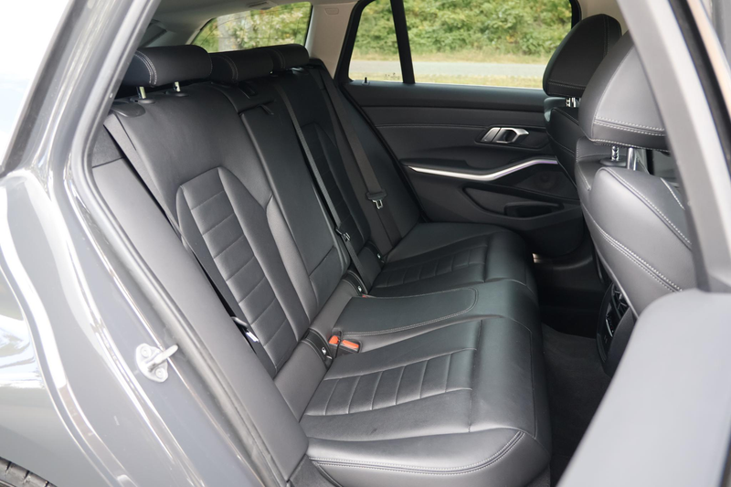 BMW 330 3-serie Touring 330e xDrive High Executive Luxury — photo 19