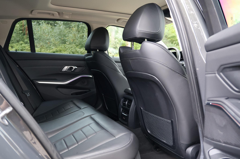 BMW 330 3-serie Touring 330e xDrive High Executive Luxury — photo 18
