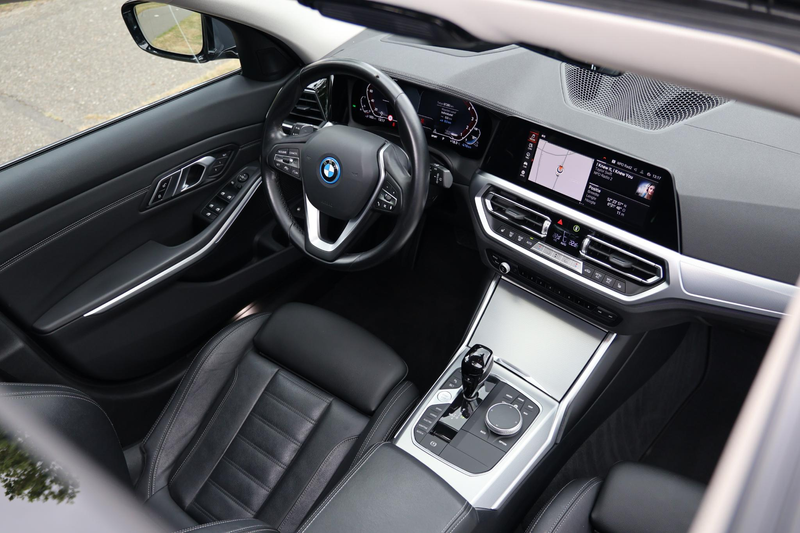 BMW 330 3-serie Touring 330e xDrive High Executive Luxury — photo 14