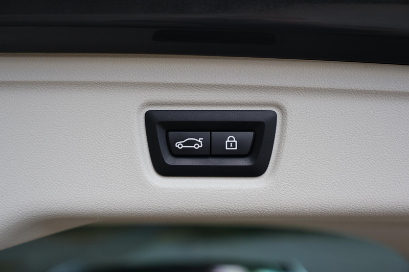 BMW 330 3-serie Touring 330e xDrive High Executive Luxury — photo 49