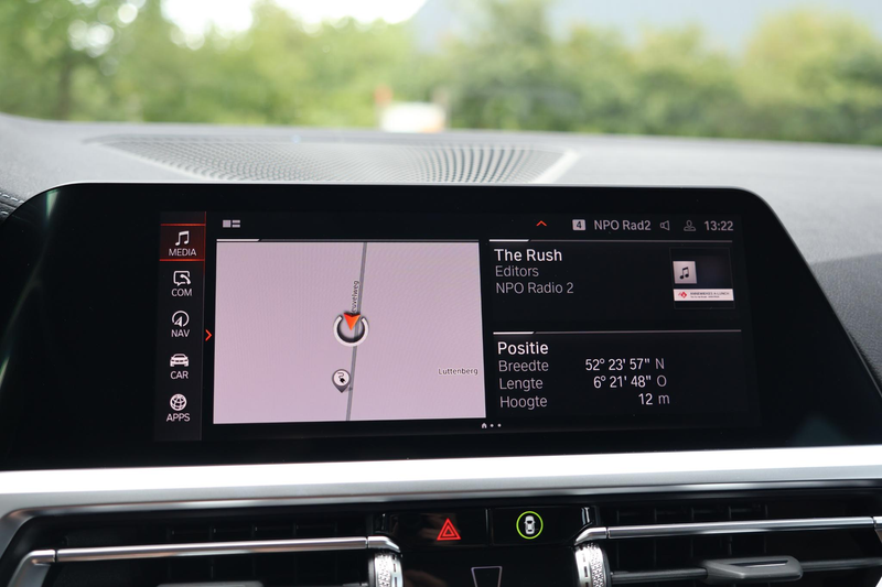 BMW 330 3-serie Touring 330e xDrive High Executive Luxury — photo 34