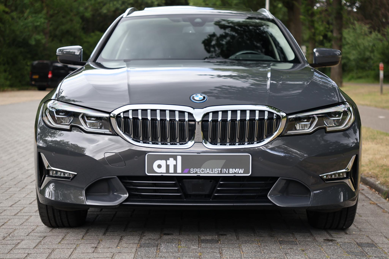 BMW 330 3-serie Touring 330e xDrive High Executive Luxury — photo 10