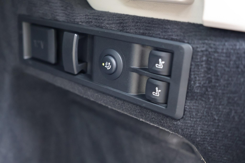 BMW 330 3-serie Touring 330e xDrive High Executive Luxury — photo 47