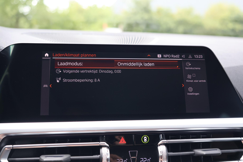 BMW 330 3-serie Touring 330e xDrive High Executive Luxury — photo 41