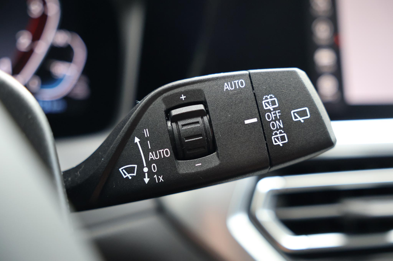 BMW 330 3-serie Touring 330e xDrive High Executive Luxury — photo 26