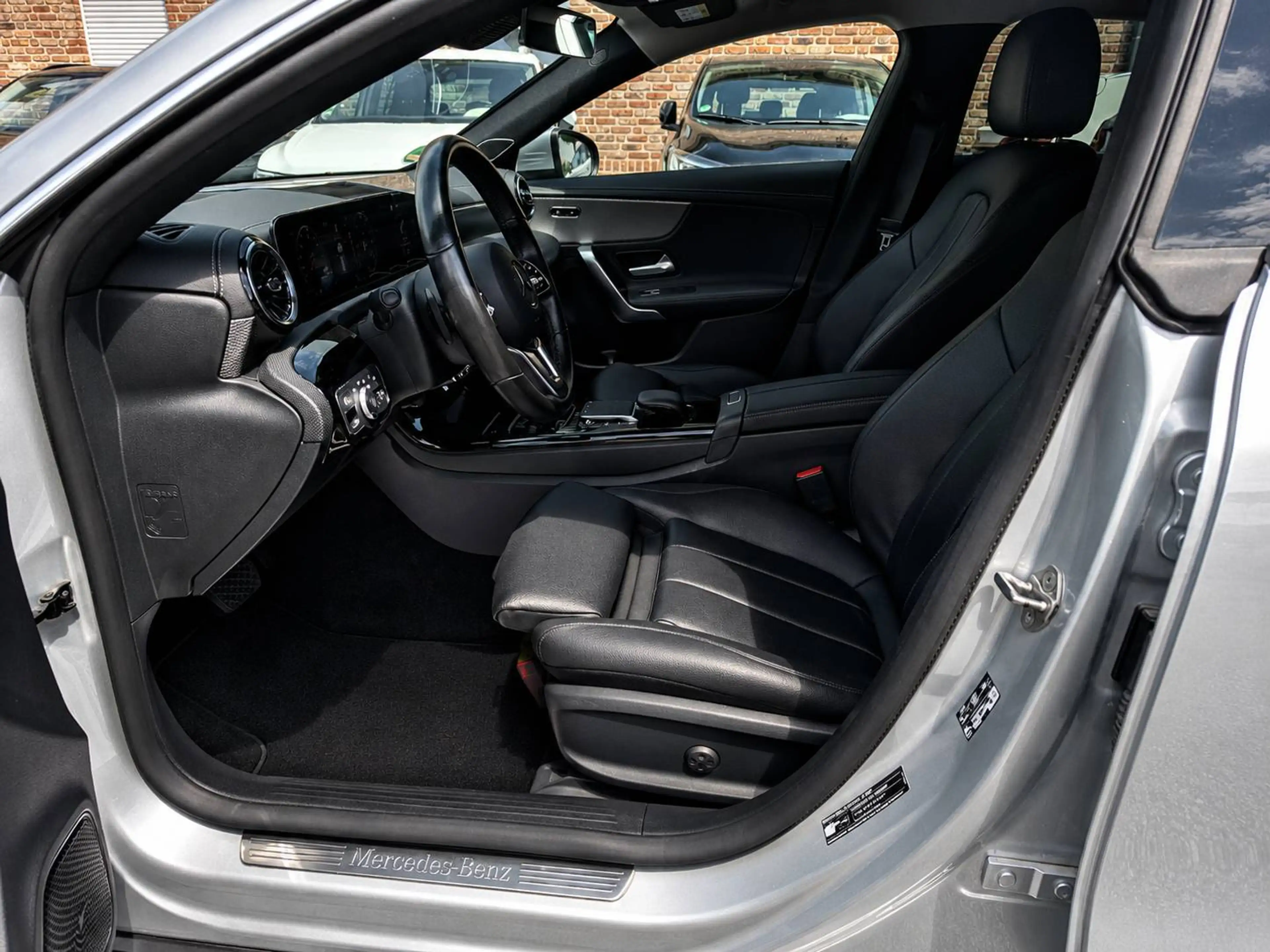 Mercedes-Benz CLA 220 CLA 220 d // Distr // Leder // Kamera // Navi Plus — photo 10