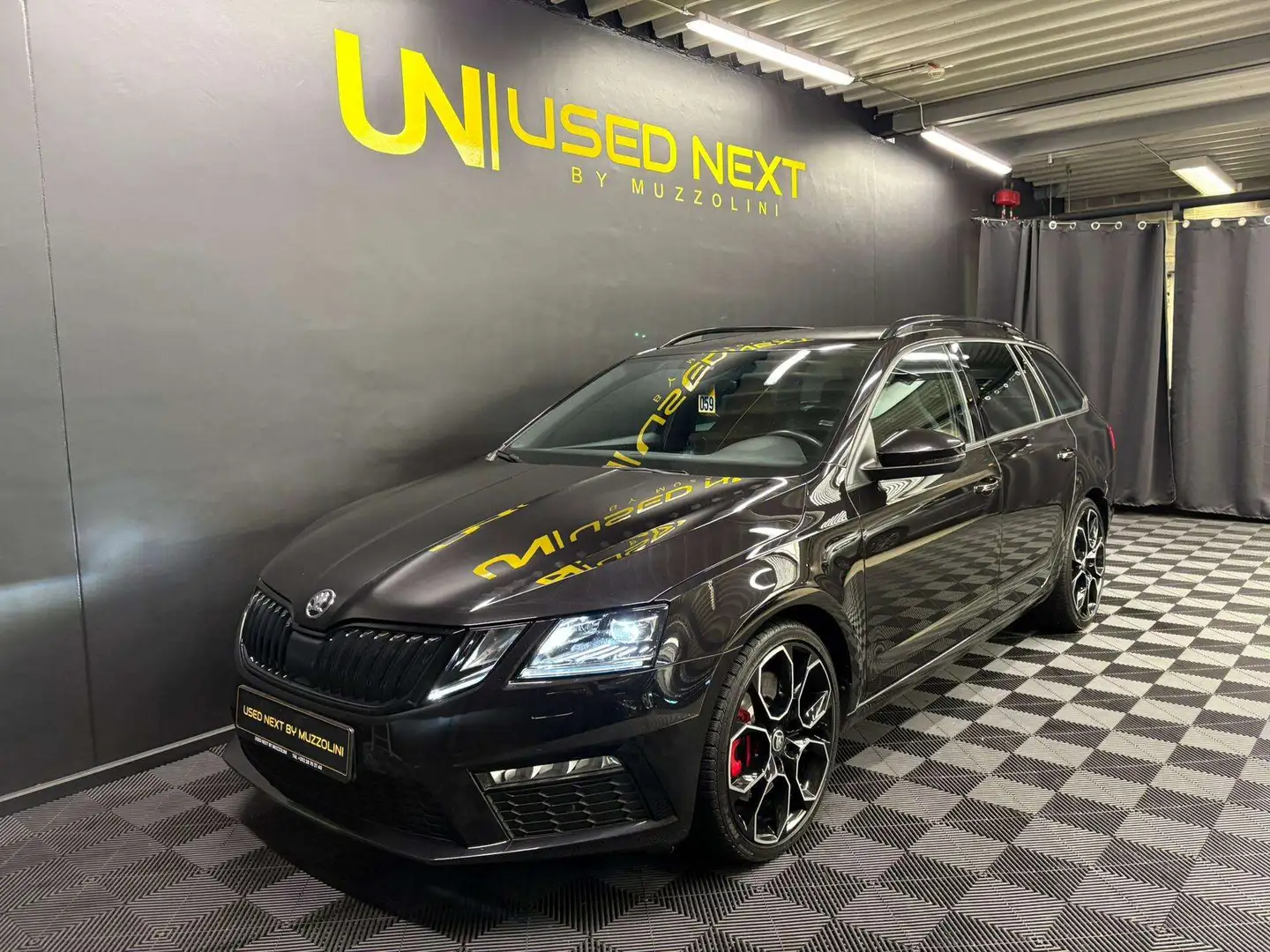 Skoda Octavia RS Combi 2.0 TSI 245 CH DSG7 Noir - 1