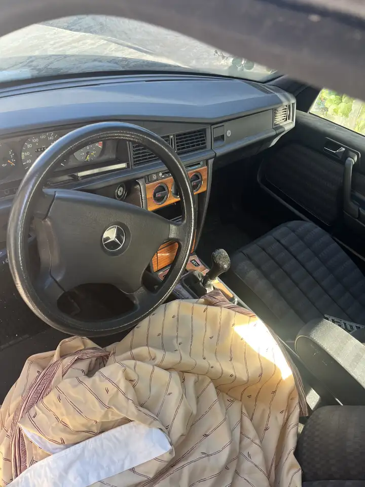 Mercedes-Benz 190 2.0 E 118cv, foto 4