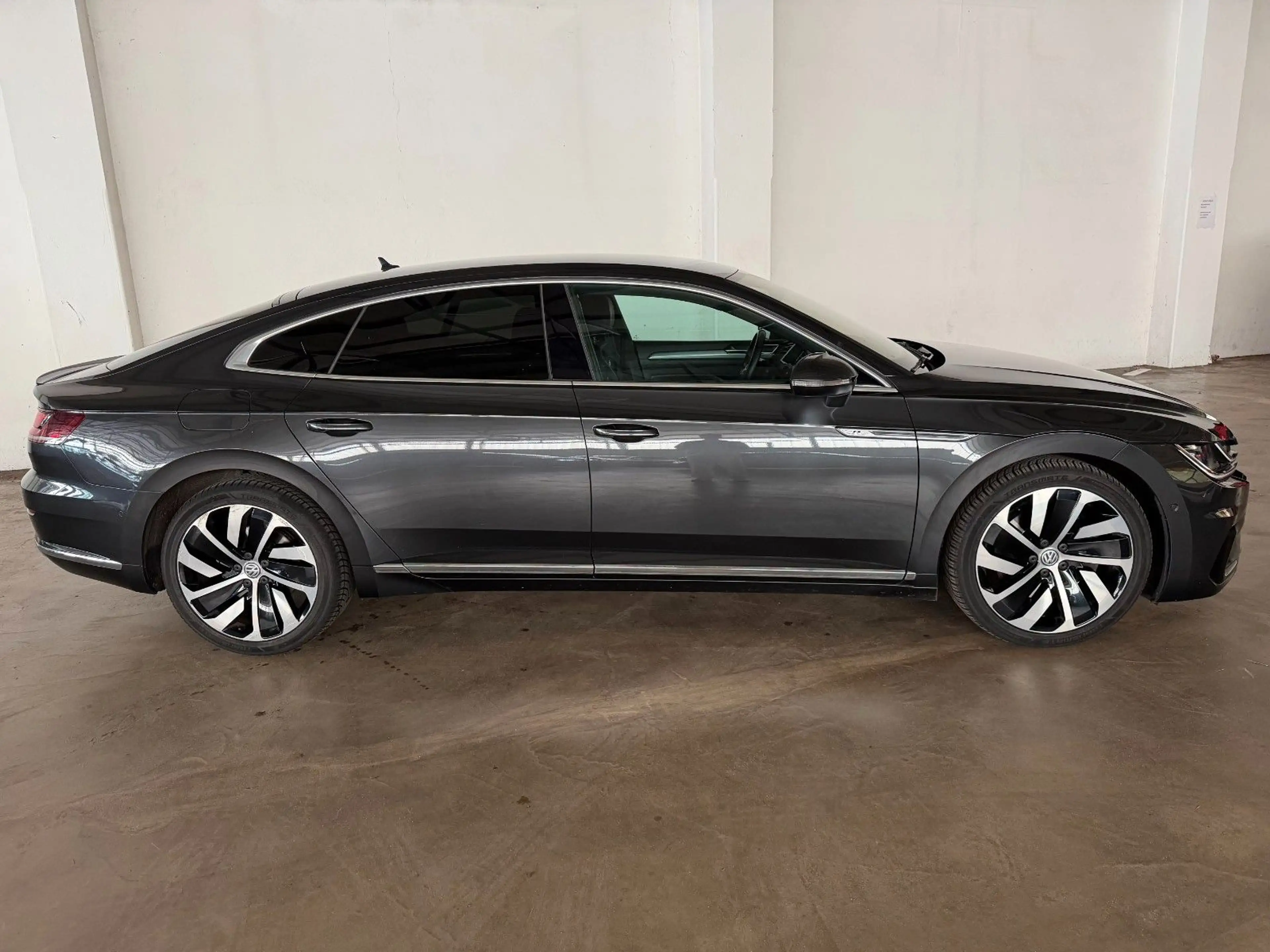 Volkswagen Arteon R-Line 4Motion — photo 5