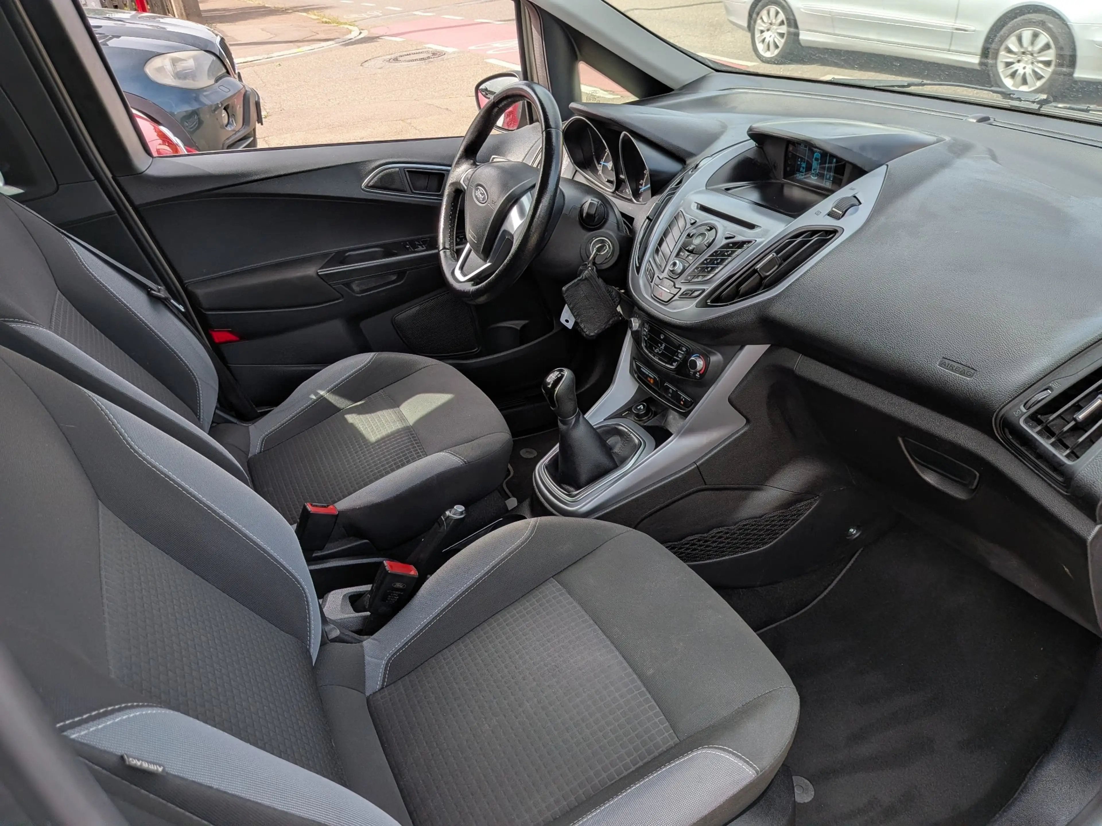 Ford B-Max Sync Edition — photo 10