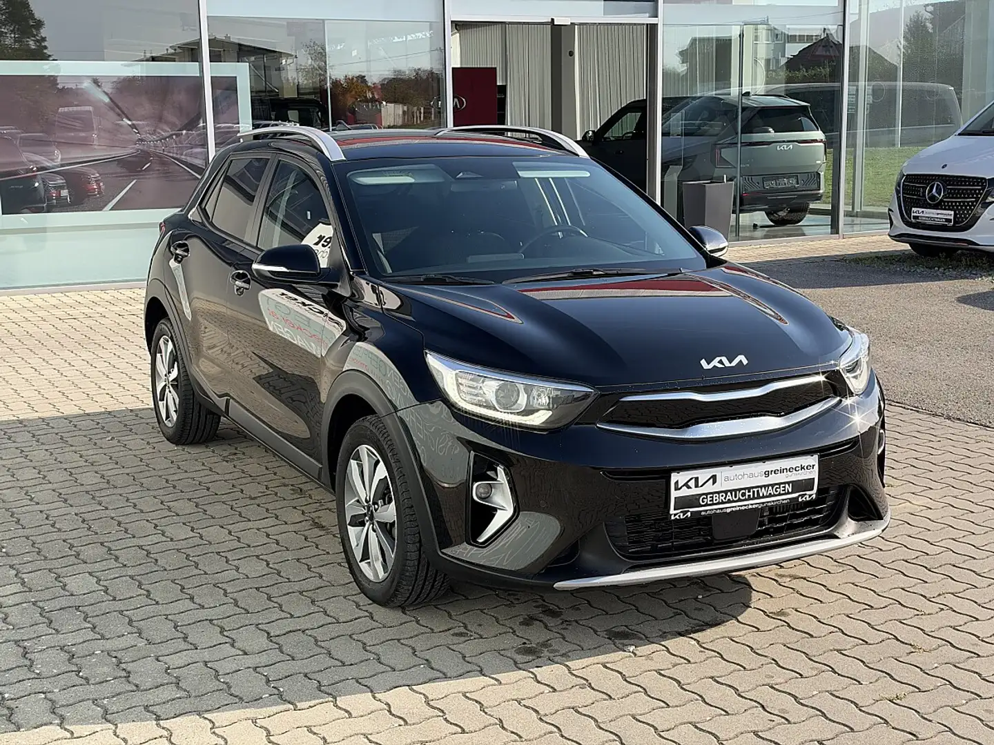 Kia Stonic 1,0 TGDI GPF ISG Gold 48V DCT Aut. Schwarz - 2