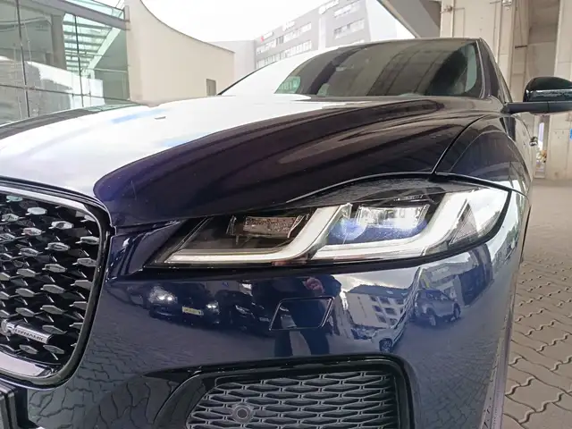 Jaguar F-Pace R-DYNM SE 2.0 204HP A8 MHEV Ansicht 10