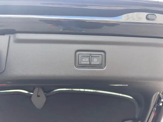 Audi A6 view 12