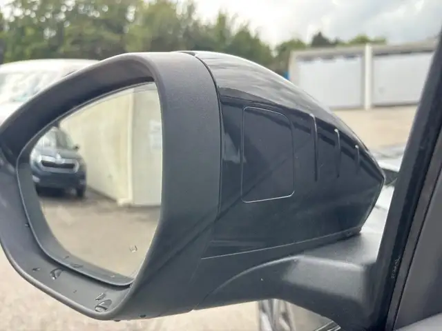 Audi A6 view 23